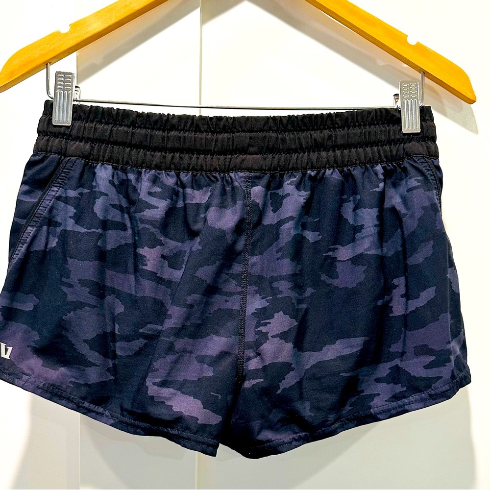Vuori Clementine 2.0 Short - Navy Camo